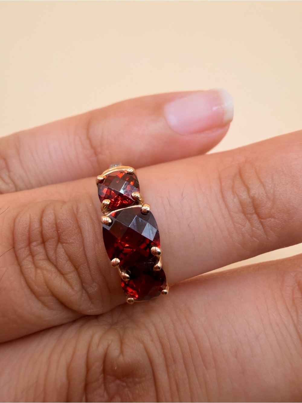 10k Yellow Gold 2 Ctw Garnet & Small Diamond Ring Size 6.